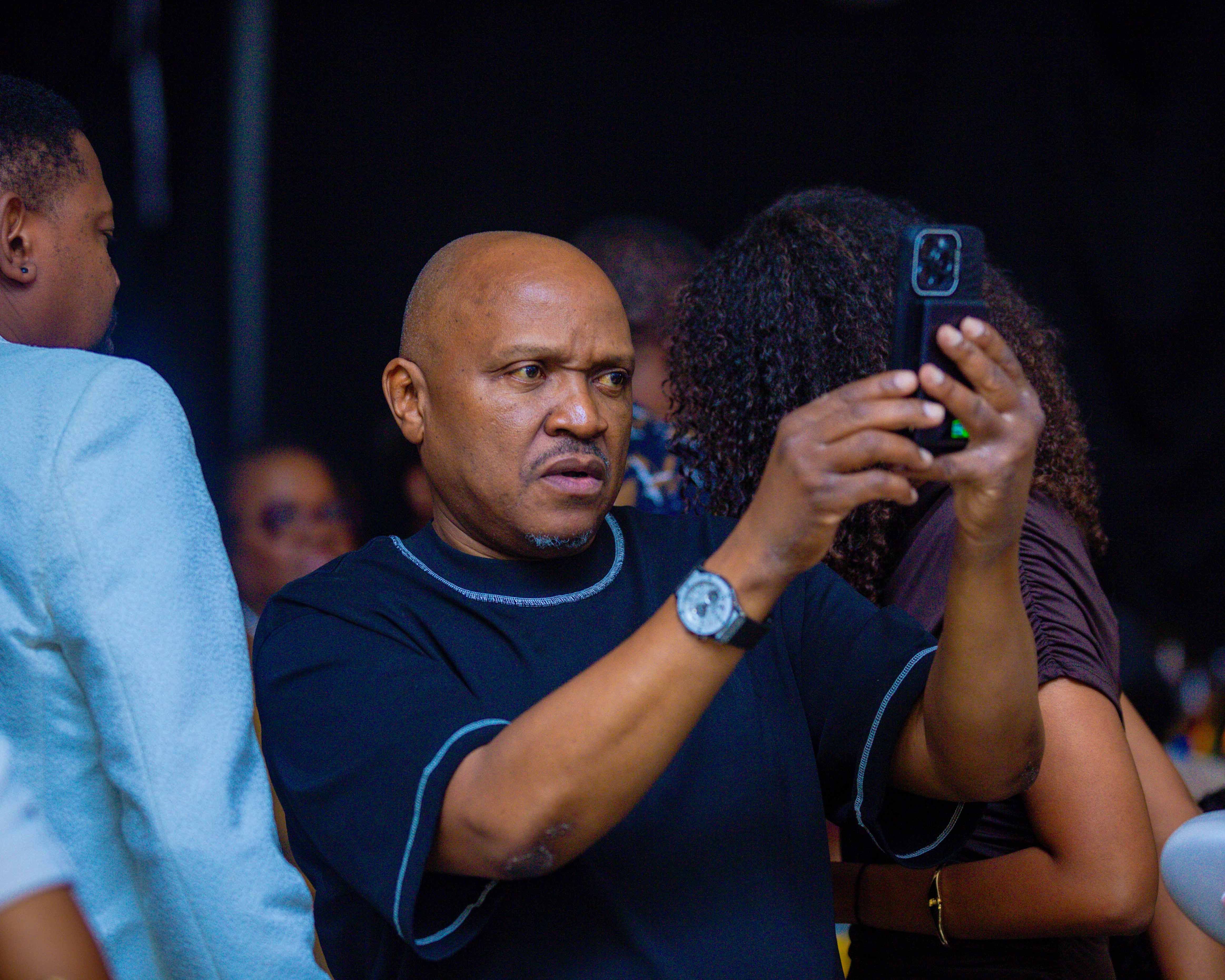 Mkurugenzi Mkuu wa Clouds Media Group, Joseph Kusaga, Afika Katika Tamasha la Shika-More Raha 24/7 Na Familia Yake
